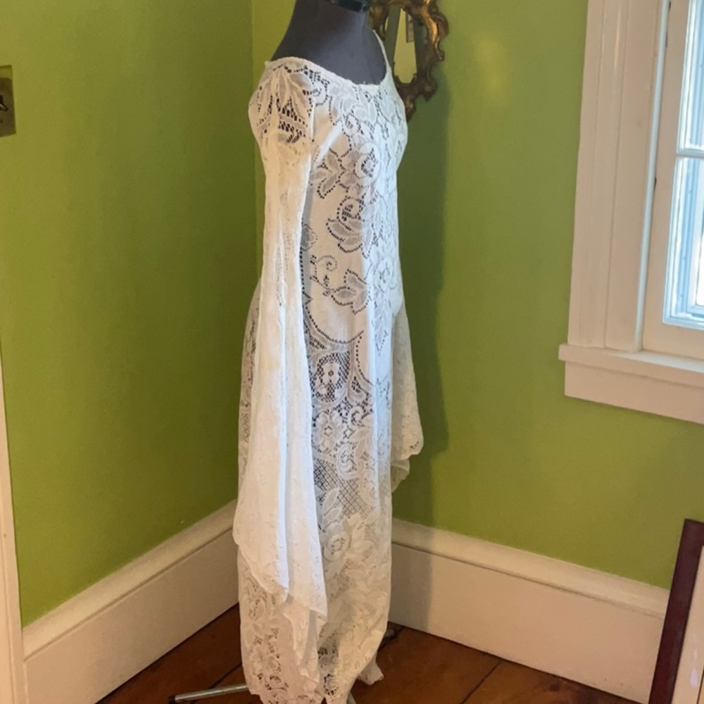 Vintage lace tablecloth maxi dress with angel sleeves - Picture 3 of 6